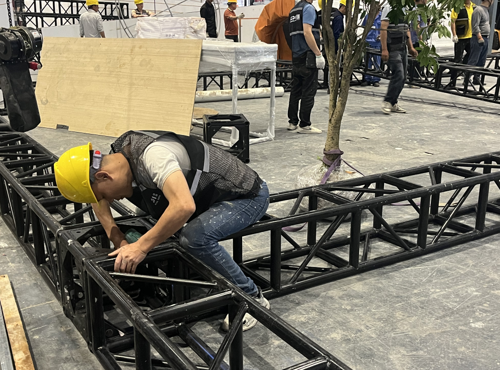 如何預(yù)防展臺坍塌？專業(yè)展覽展會搭建公司為您提供建議